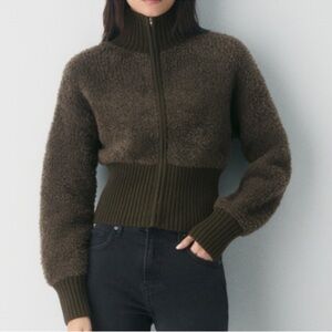 Aritzia Wilfred Astro zip up jacket, Cropped Sherpa Zip-Up sweater in Olive